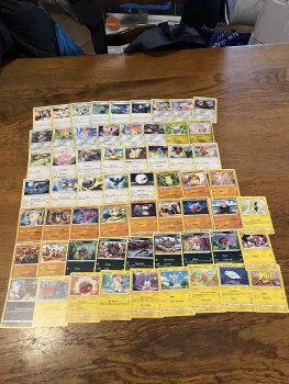 Lot de 98 cartes Pokémon