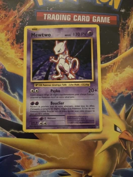 Mewtwo carte Pokemon