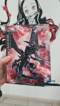 Figurine yugioh dragon noir aux yeux rouges