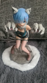 Figurine anime: rem costume loup garou