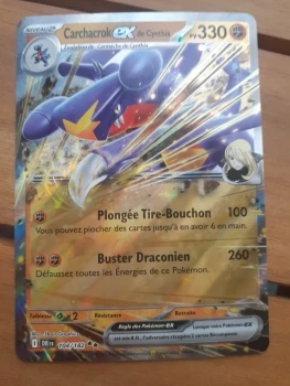 Carte Pokémon Carchacrok EX de Cynthia 104/182 EV10 Rivalités destinées - Neuve