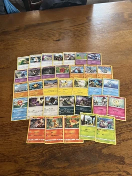 Lot de 33 cartes Pokémon