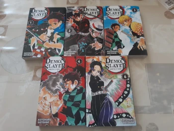 Lot 5 mangas - Demon Slayer - tome 1 a 4 + 6