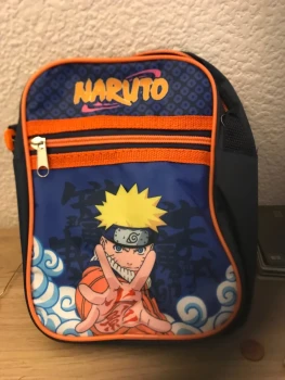 Sacoche bandoulière geek sous licence officielle, qui met à l'honneur le mythique manga Naruto Shippuden