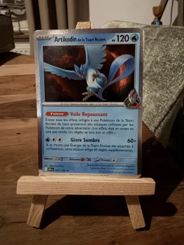Artikodin de la Team Rocket 051/182 – Holo – Rivalités Destinées EV10 – FR – NM