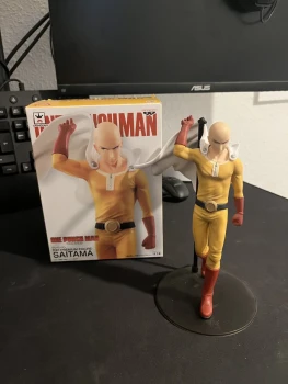 Figurine one punch man saitama