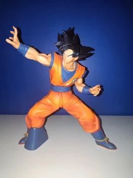 Statue de Goku normal