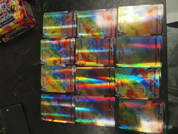 Un lot de carte pokémons Vmax arc en ciel