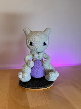 Figurine Mewtwo – 16 cm – Style Crochet