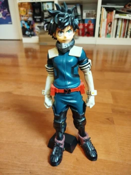 Figurine de izuku dans my hero academia