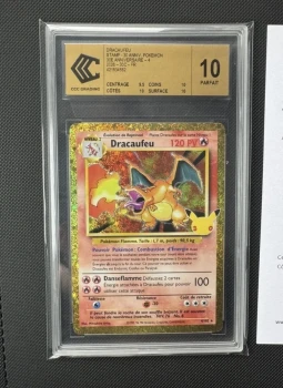 Carte Pokémon Dracaufeu 4/104 first edition reprint 30 ans gradé CCC 10 gold label POP 5