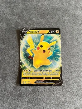 Pikachu v swsh198